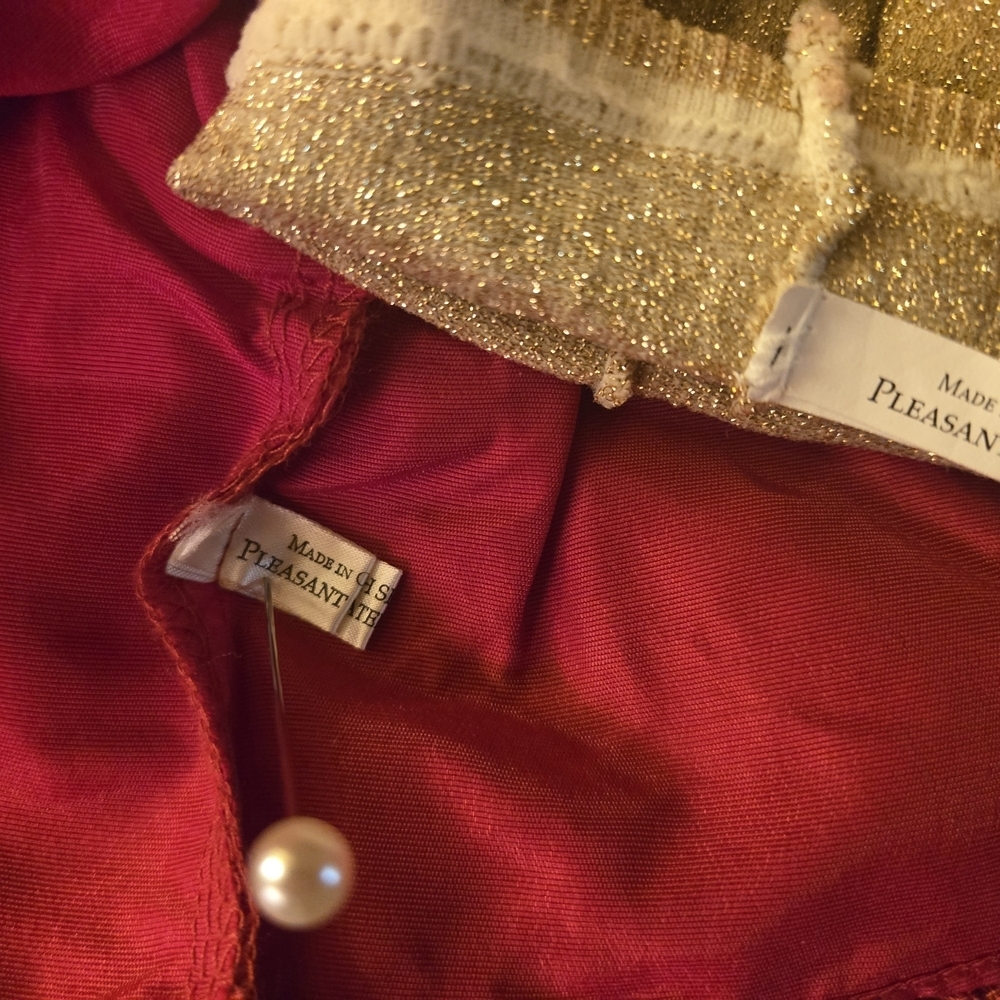 American Girl Berry Christmas Outfit - Picture 2 of 2